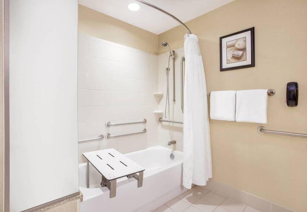 מלון Fertility Courtyard Lancaster מראה חיצוני תמונה
